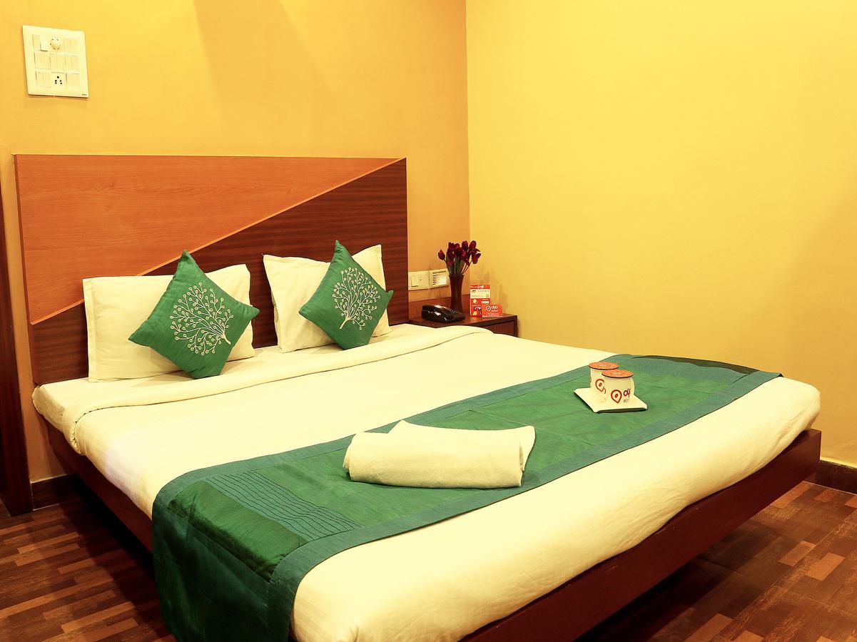 Hotel Trimoorti Calcutta Exterior foto
